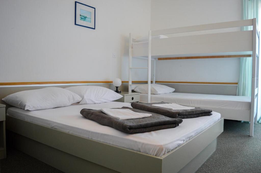 Triple Room with Balcony and Sea View - Hotel Miran Pirovac